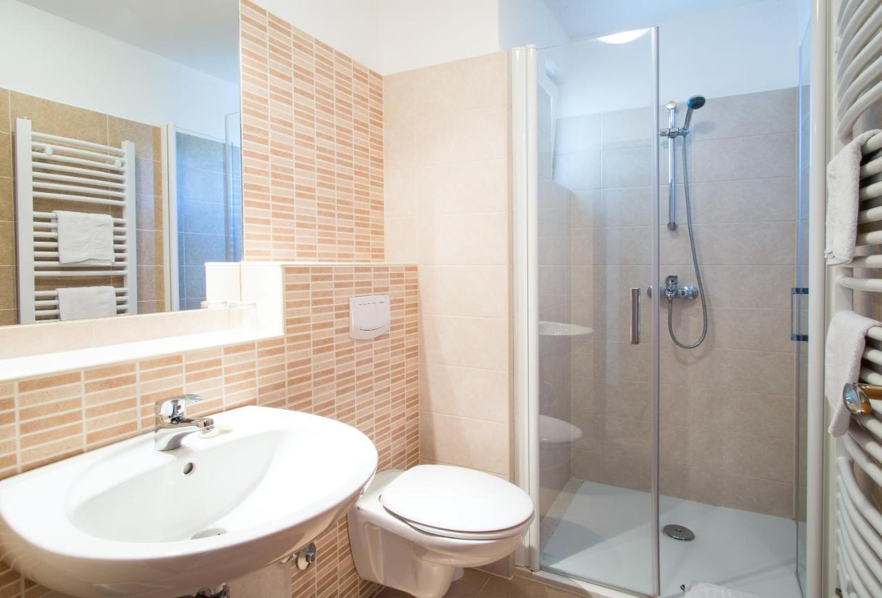 Apartments Bogdanic Krk I Кърк Екстериор снимка