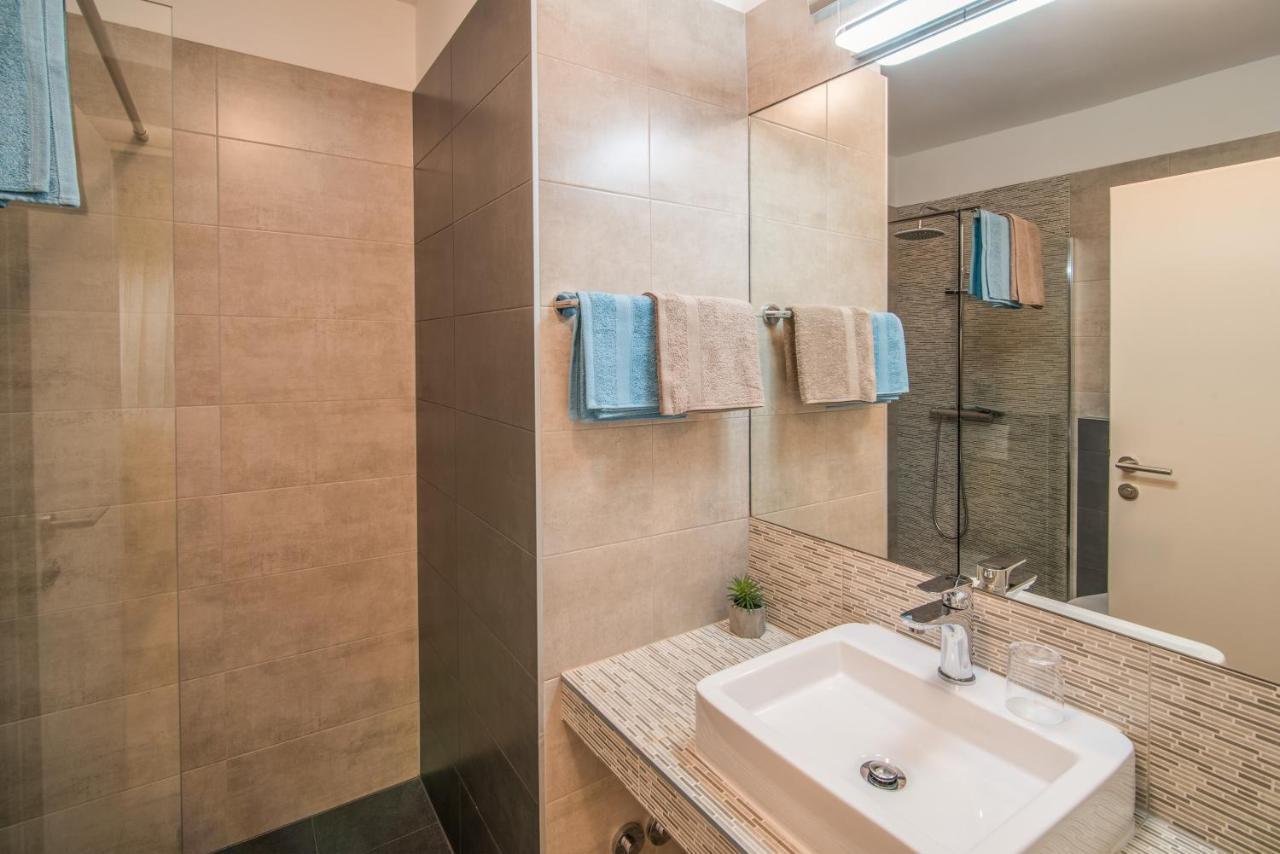 Apartments Bogdanic Krk I Кърк Екстериор снимка