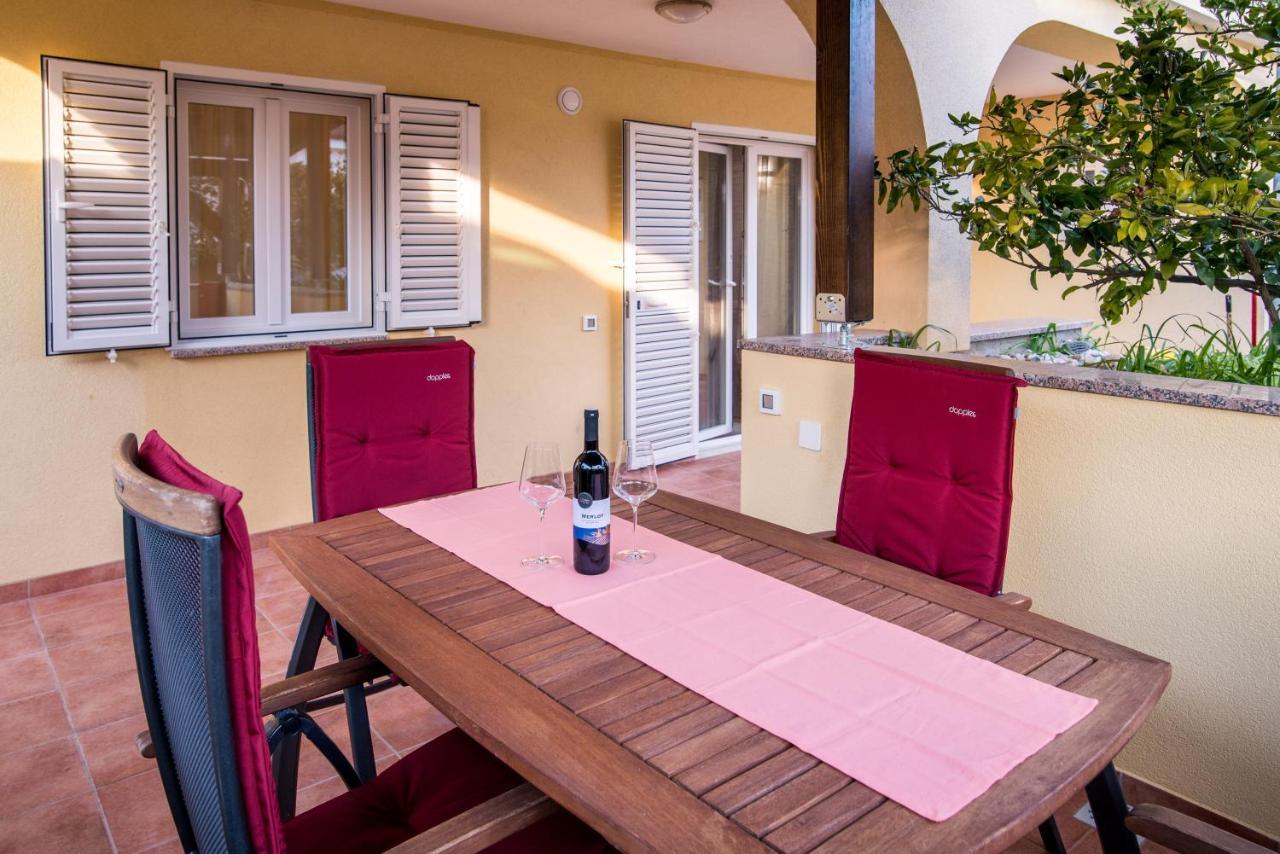 Apartments Bogdanic Krk I Кърк Екстериор снимка