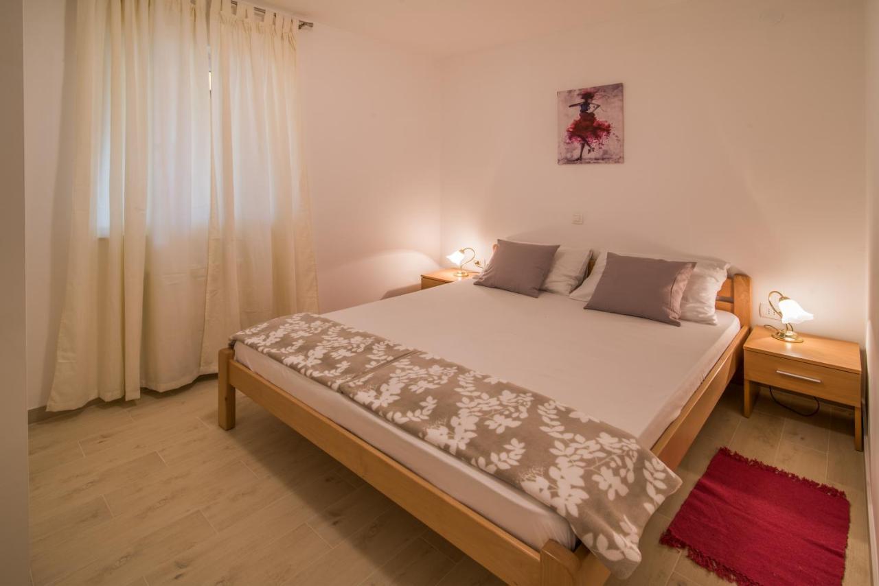 Apartments Bogdanic Krk I Кърк Екстериор снимка