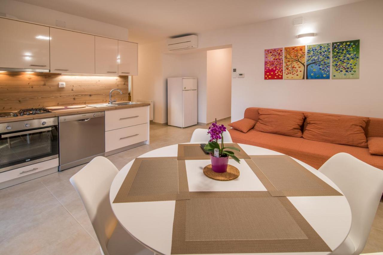 Apartments Bogdanic Krk I Кърк Екстериор снимка