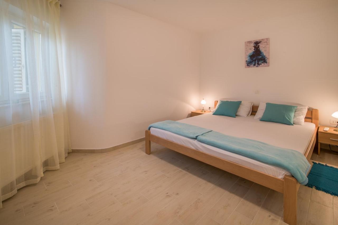 Apartments Bogdanic Krk I Кърк Екстериор снимка